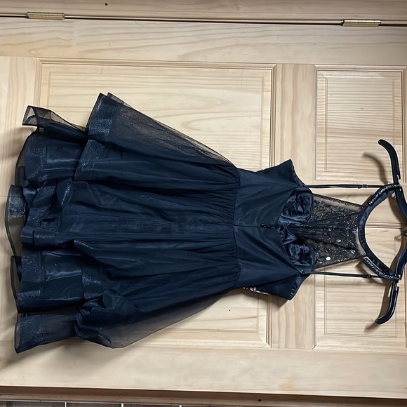 Prom dress - Picture 2 of 3